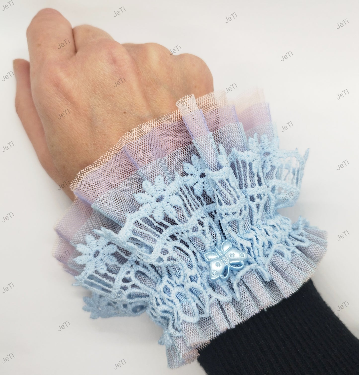 Flower garden lace cuffs