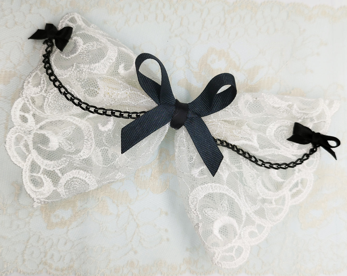 White lace bow🖤