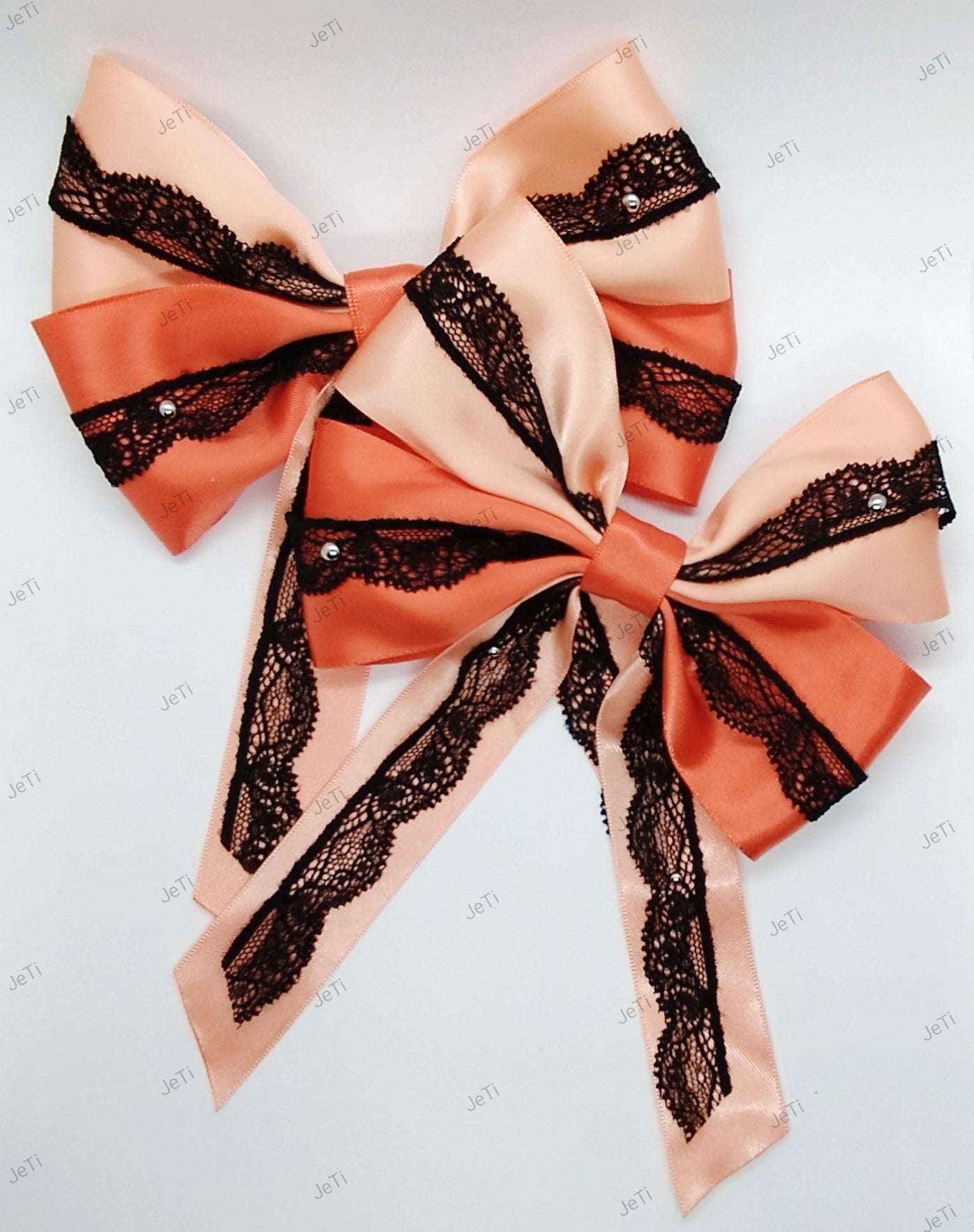 Lace and ribbon hairclip