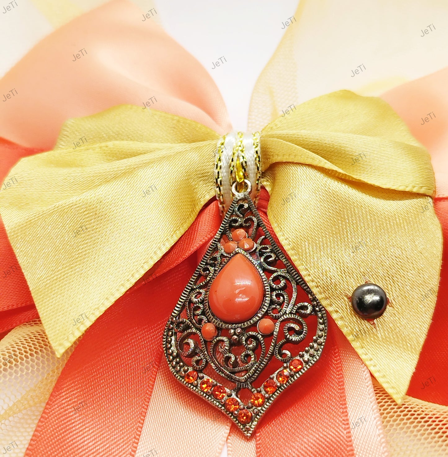 Vintage charm hairclip