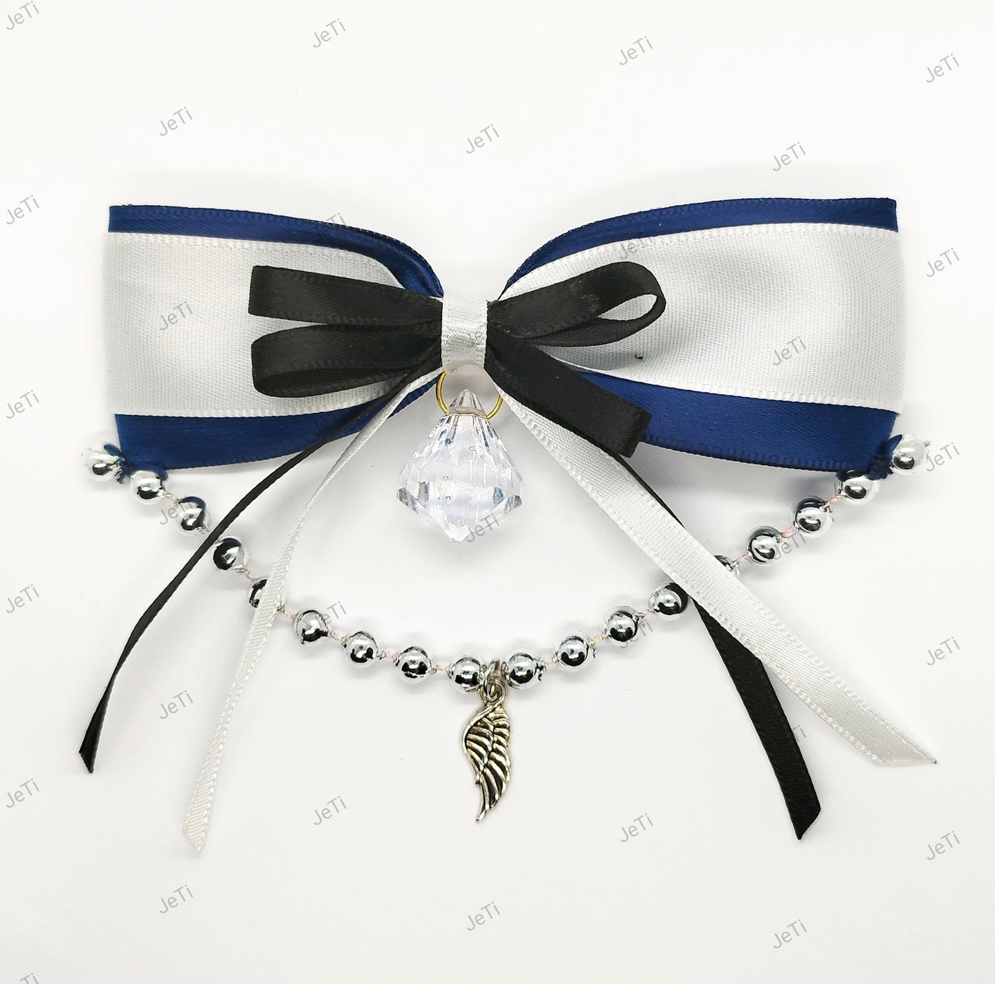 Angel wing hairclip
