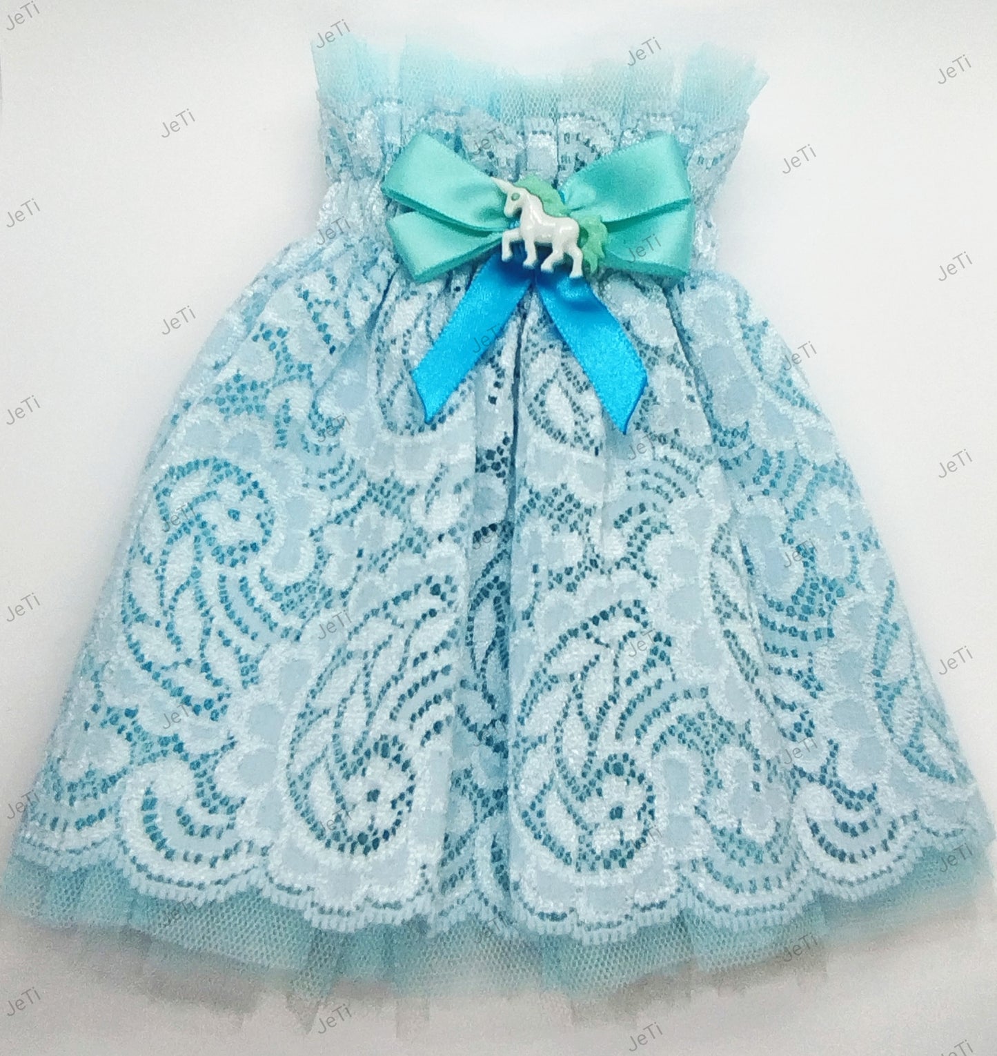 Winter wonderland lace cuffs