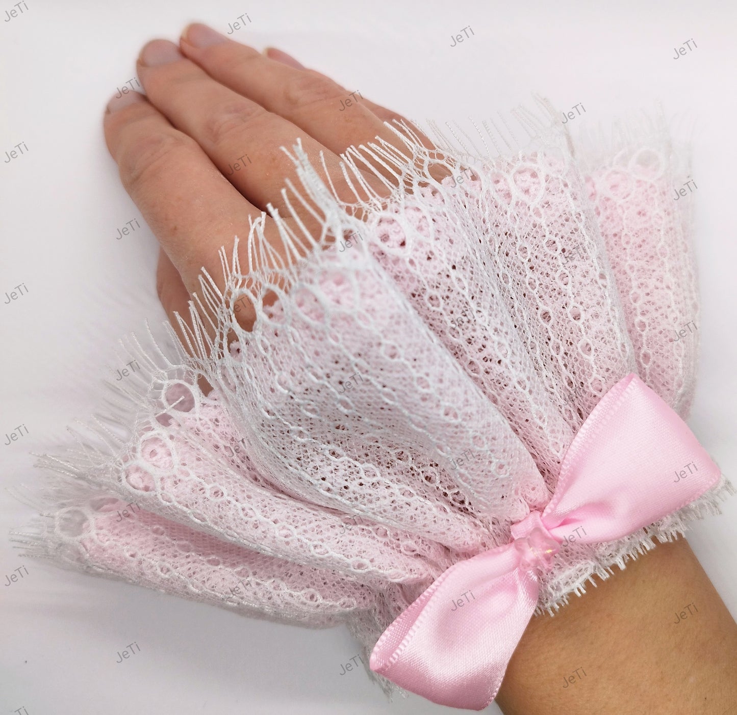 Pink star lace cuffs