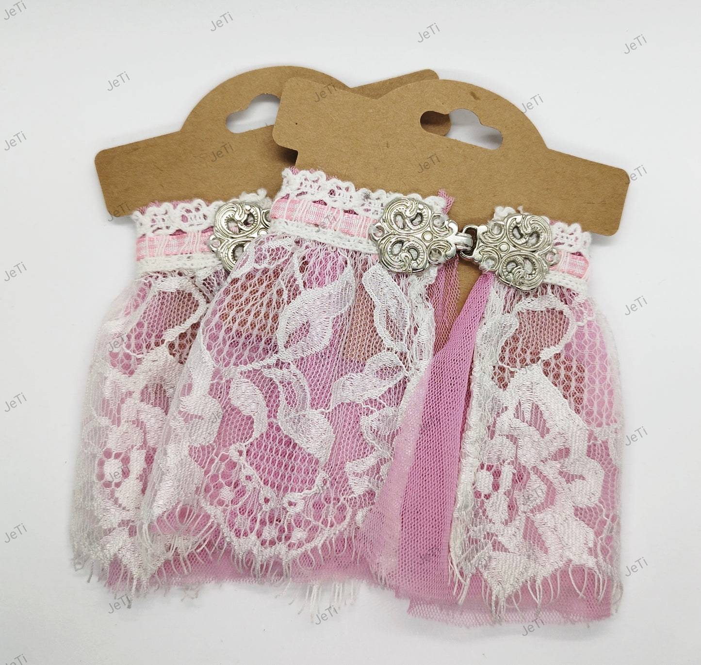 Pink lace cuffs with bucle