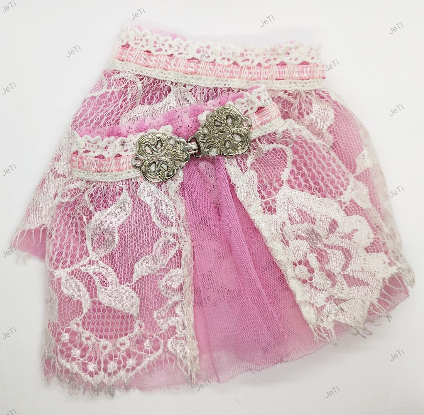 Pink lace cuffs with bucle