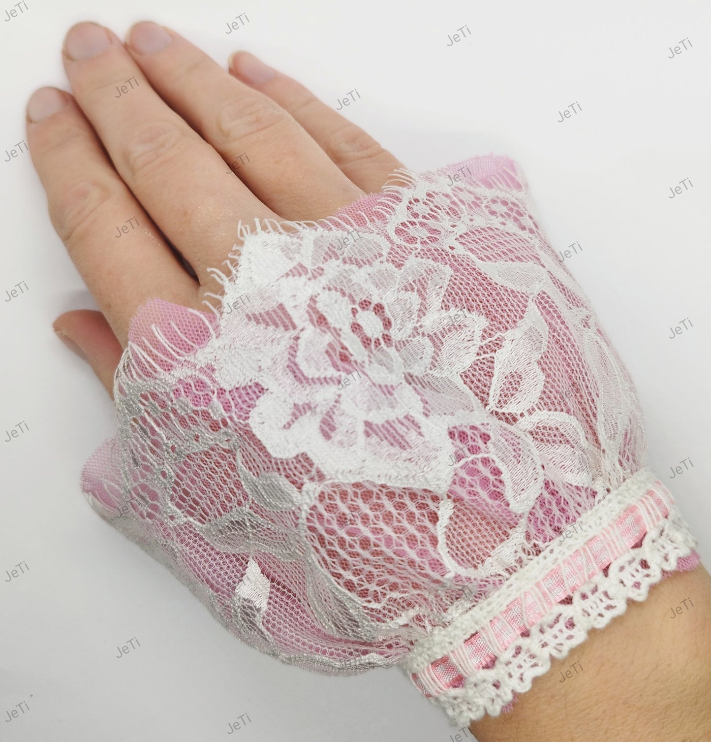 Pink lace cuffs with bucle