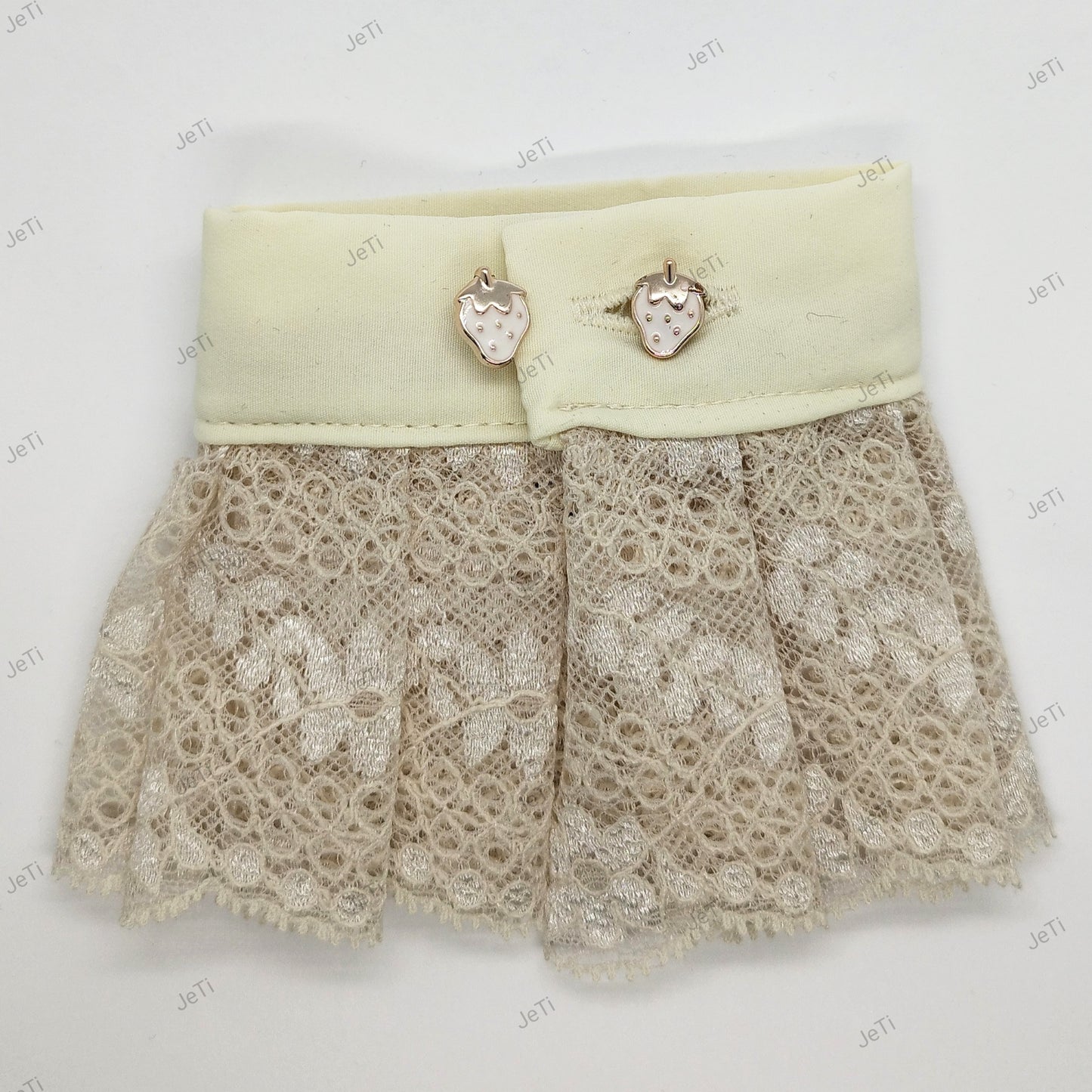 Strawberry crean lace cuffs