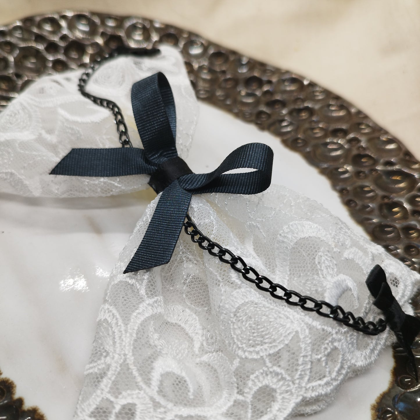 White lace bow🖤