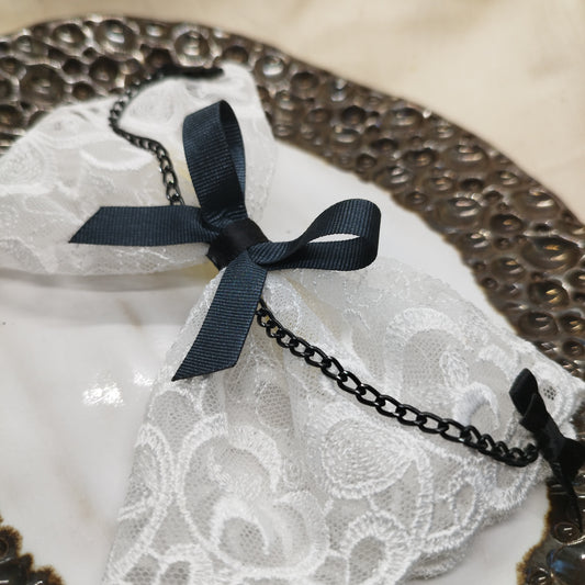 White lace bow🖤