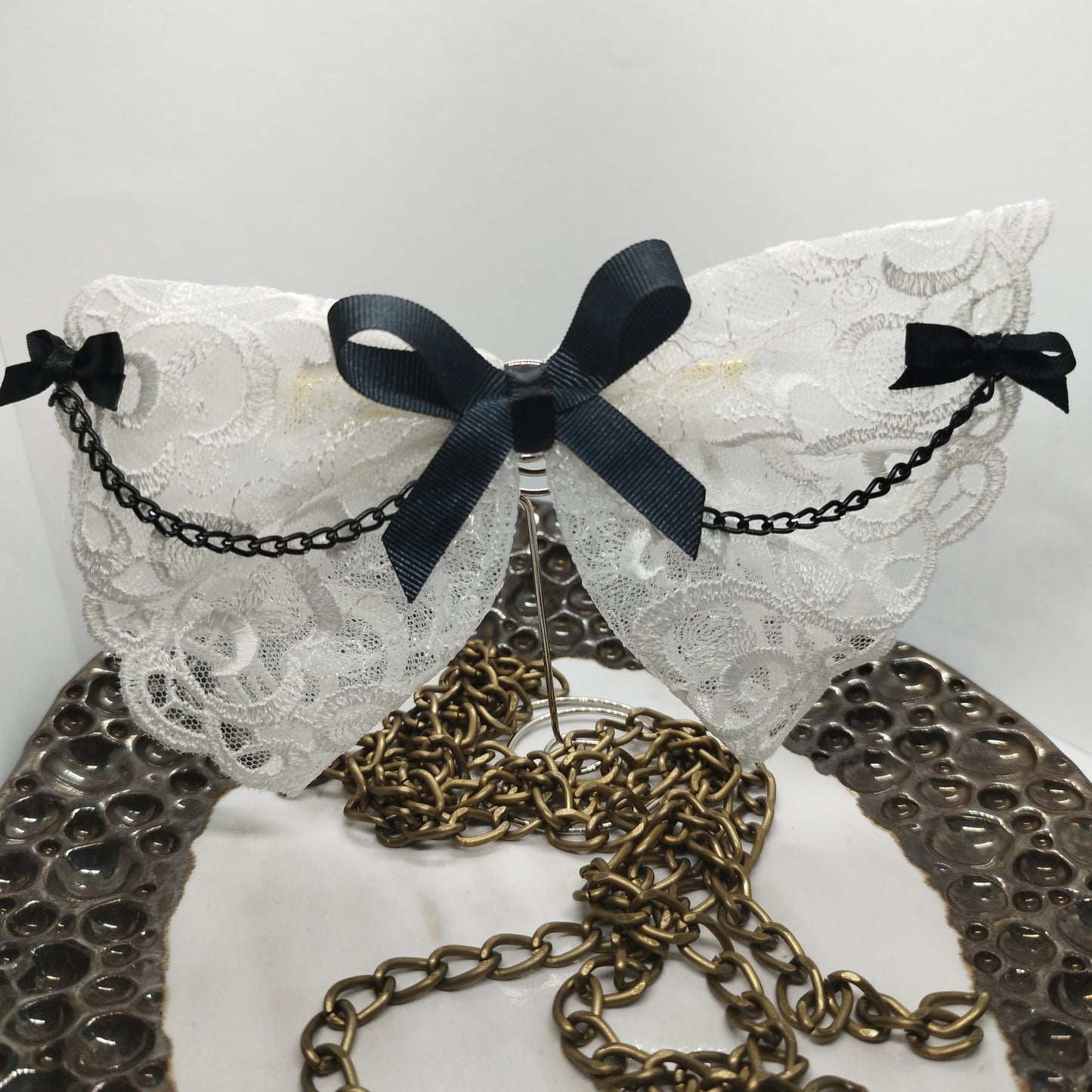 White lace bow🖤