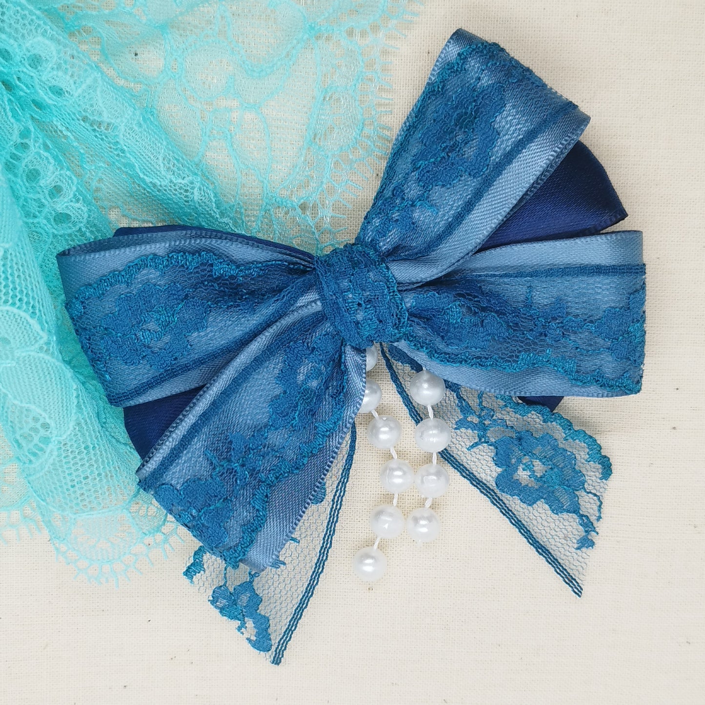 Blue & pearls clip bow