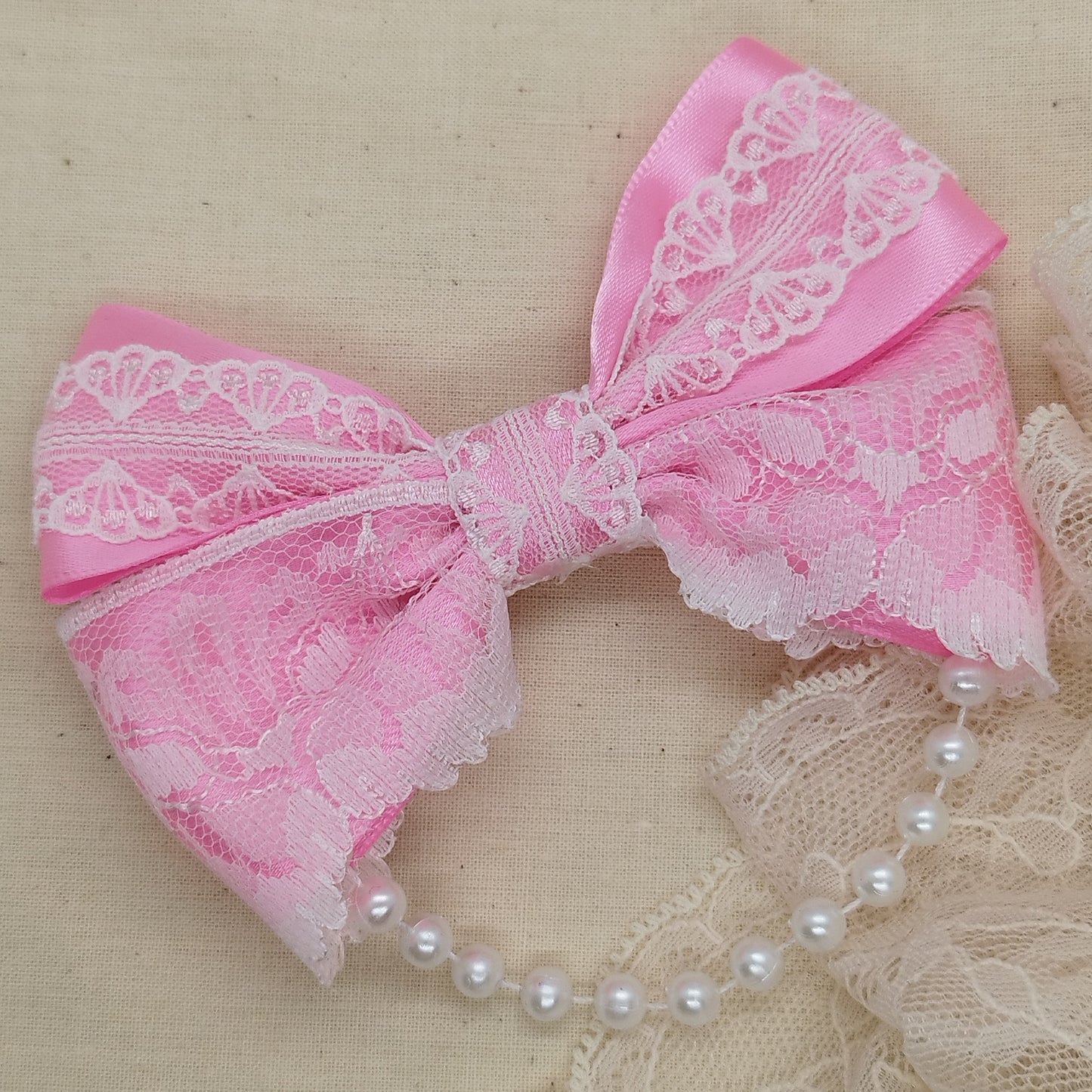 Pink & pearls bow