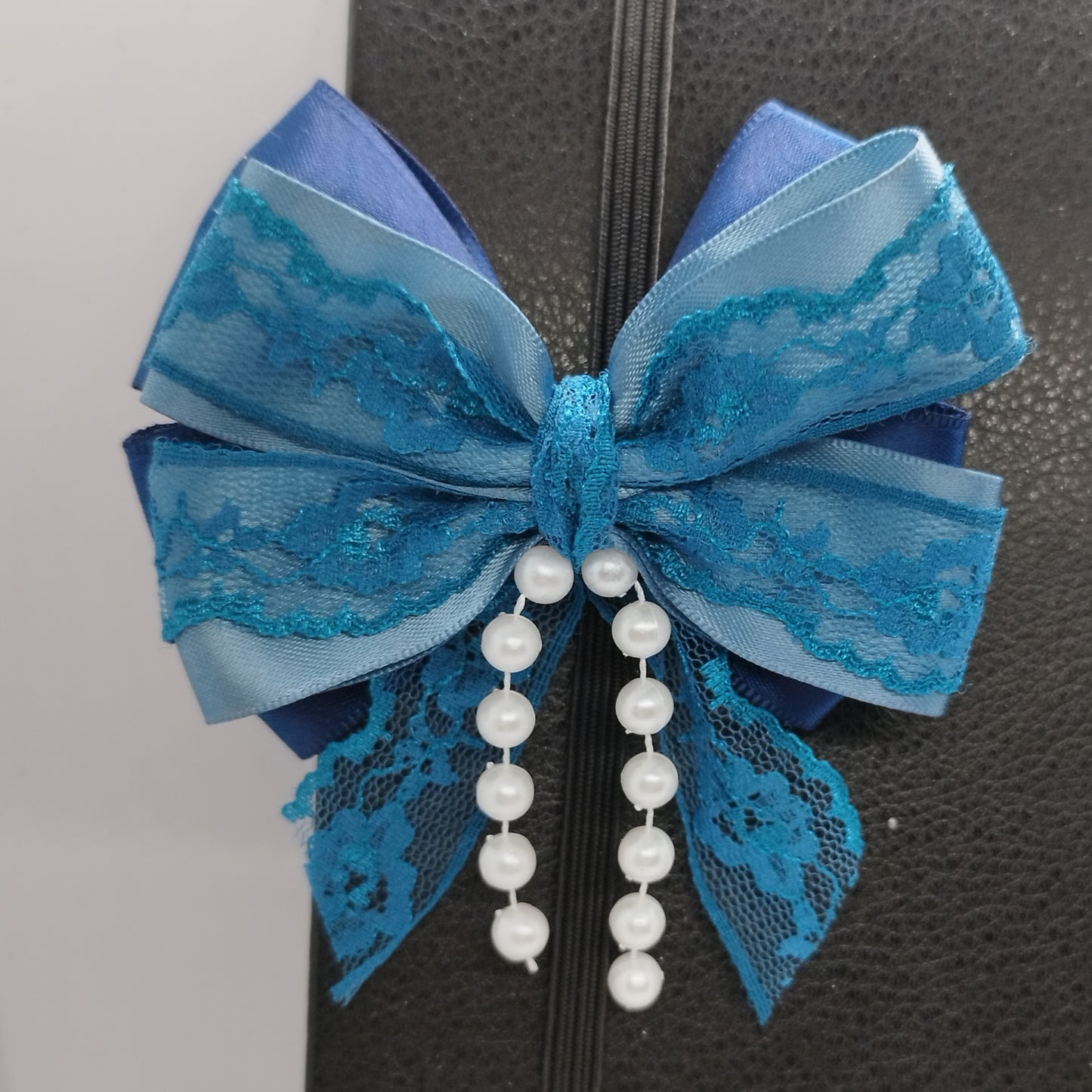 Blue & pearls clip bow